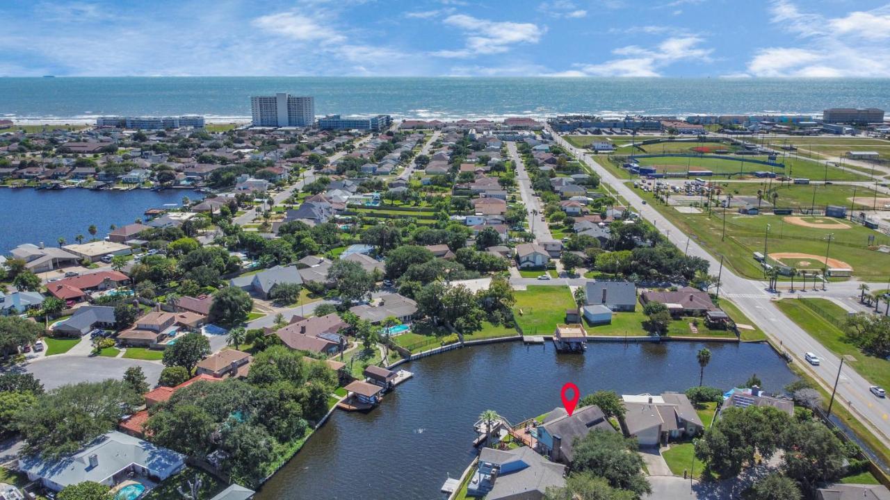 Beauty On The Water! Lake House Near The Beaches! Galveston Dış mekan fotoğraf